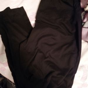 Black leggings